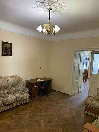 Здається 2х-кімнатна квартира в Центрі. Черновцы