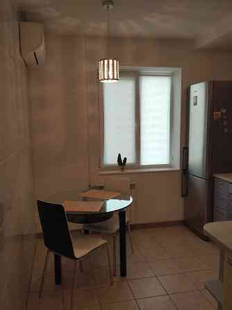 Оренда 2-кімнатної в 7 хвх від м. Осокорки. вул.Срібнокільська 22А. Київ