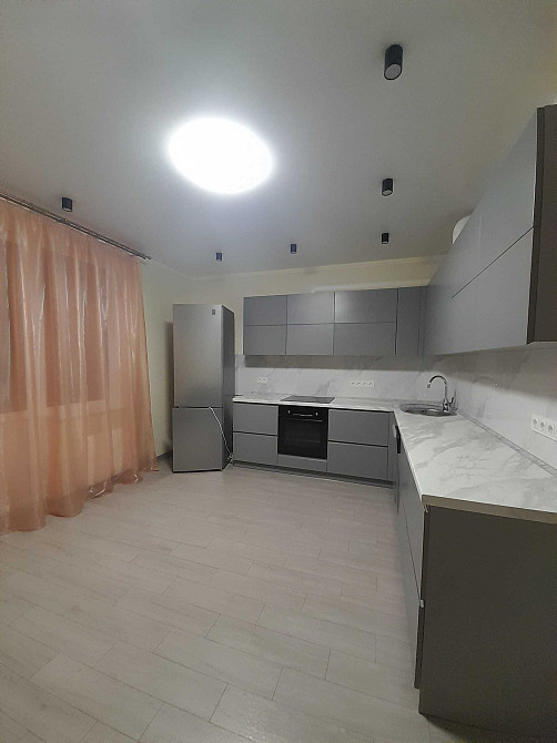 2к квартира, 75м², два санвузли, балкон засклений, вбудована кухня Kyiv - photo 1