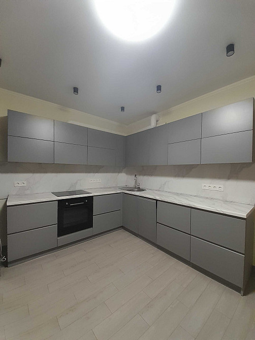 2к квартира, 75м², два санвузли, балкон засклений, вбудована кухня Kyiv - photo 3