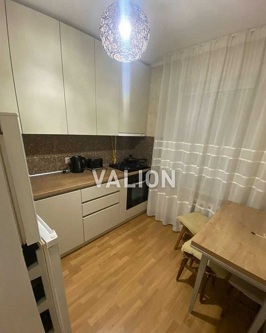 Продаж 1 к квартири з ремонтом по вулиці Симиренка Киев - изображение 1