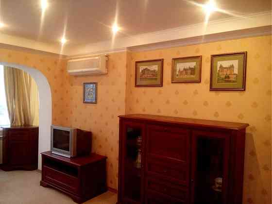 Аренда 3х комнатной квартиры метро Левобережная Київ