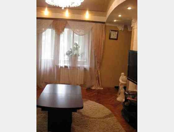 Либідська / Палац Україна - двокімнатна квартира Київ