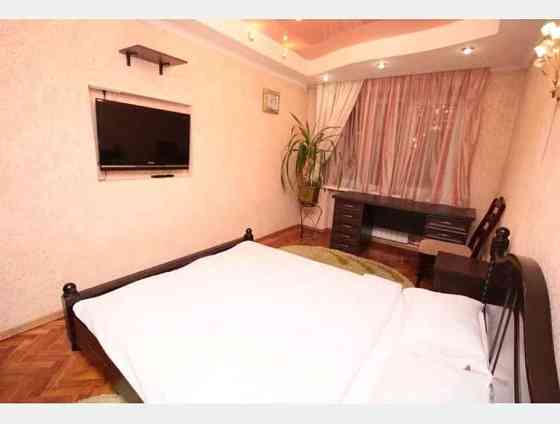 Либідська / Палац Україна - двокімнатна квартира Київ