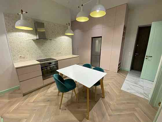 Сучасна 2к. кв. роздільна, вул. Протасів Яр 8, ЖК Альпійське містечко Київ