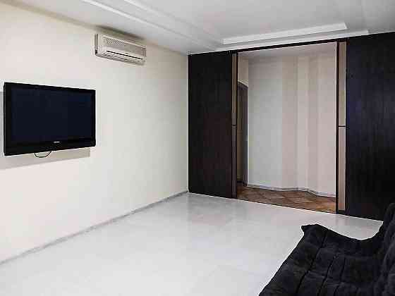 Оренда 2 квартири вул. Шумського 1.  84 м2. Новий ремонт. С Паркінгом. Київ