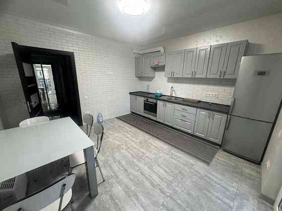 Здається 2-х кімнатна в Куб Хаусі Черновцы