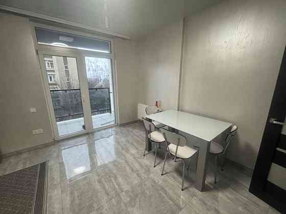 Здається 2-х кімнатна в Куб Хаусі Черновцы