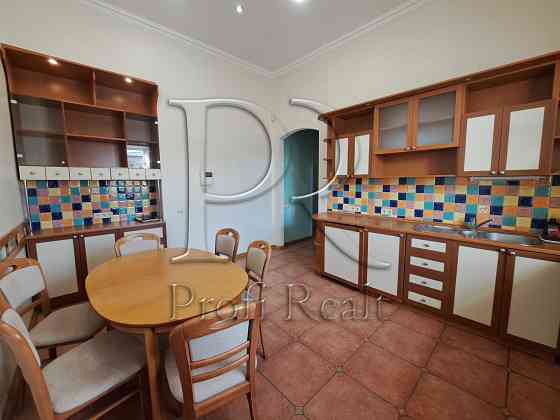 Оренда 4 кімнатної квартири на Хрещатику вулиця Богдана Хмельницького Київ