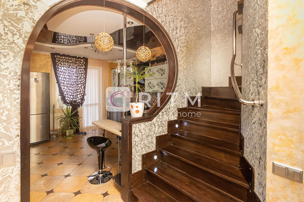 Продається квартира у двох рівнях по вулиці Воробкевича Чернівці - зображення 2