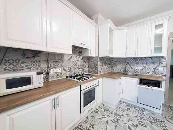 Здам ПРОСТОРУ 2к НОВОБУДОВУ, РІВНЕНСЬКА (роддом), МАКС комплектація! Черновцы