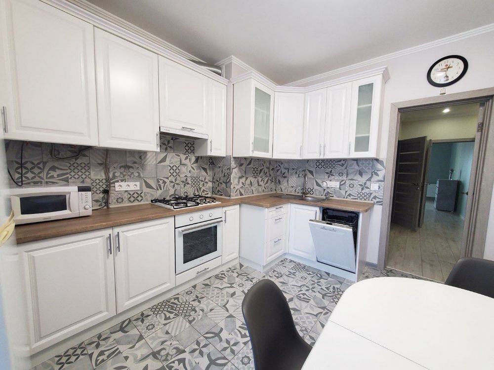 Здам ПРОСТОРУ 2к НОВОБУДОВУ, РІВНЕНСЬКА (роддом), МАКС комплектація! Черновцы - изображение 2