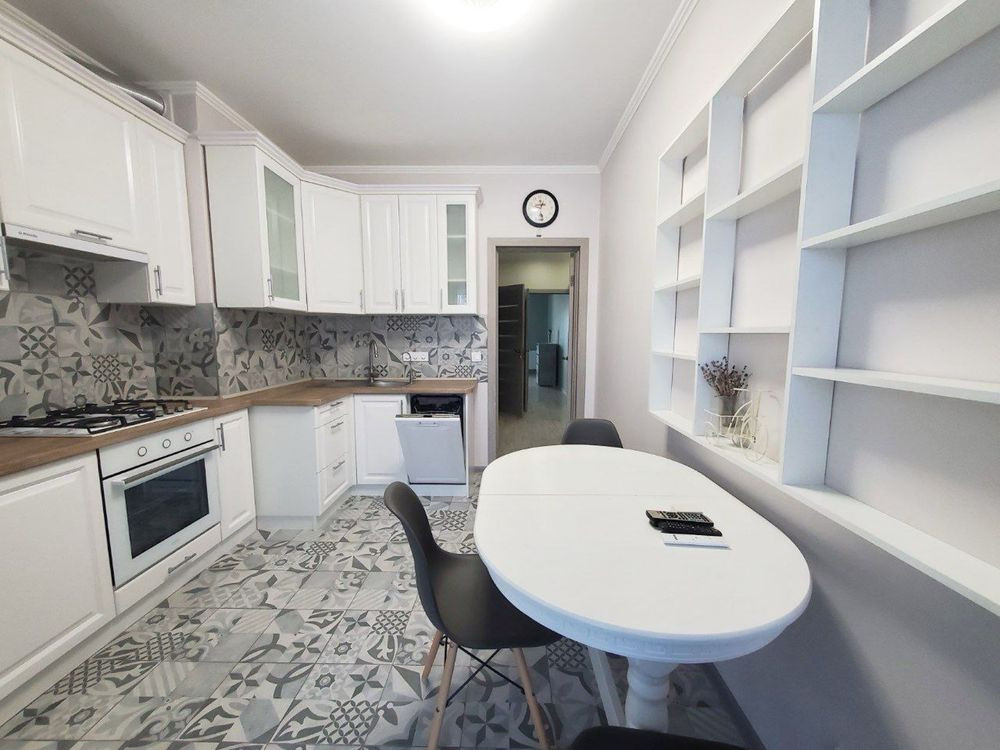 Здам ПРОСТОРУ 2к НОВОБУДОВУ, РІВНЕНСЬКА (роддом), МАКС комплектація! Черновцы - изображение 1