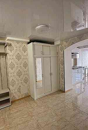 Здається видова, велика однокімнатна квартира! Люкс! Запоріжжя