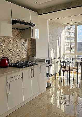 Здається видова, велика однокімнатна квартира! Люкс! Запоріжжя