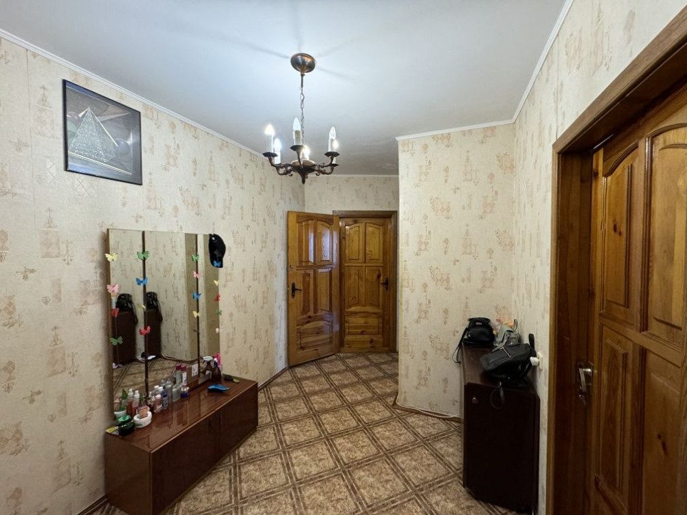 Велика 3к квартира в центрі міста! Терміново 68м2 Ирпень - изображение 1