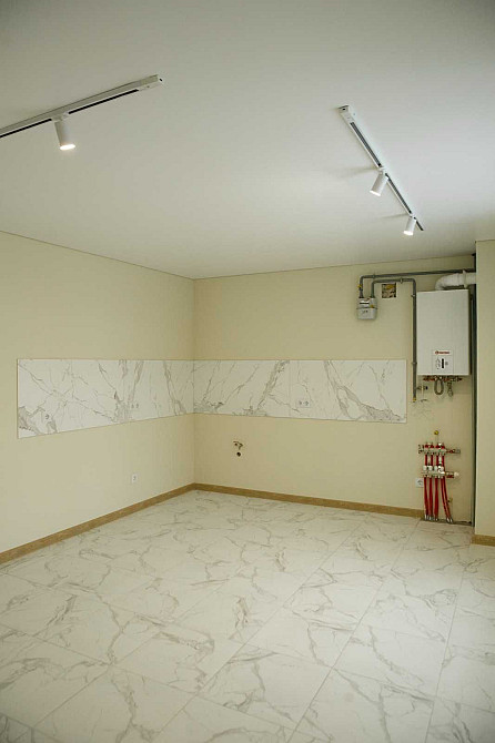 Продам двокімнатну квартиру з сучасним ремонтом у зданій новобудові! Липины - изображение 2