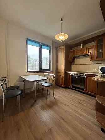 Оренда 2 кім Градинська 10А Троєщина Деснянський Киев