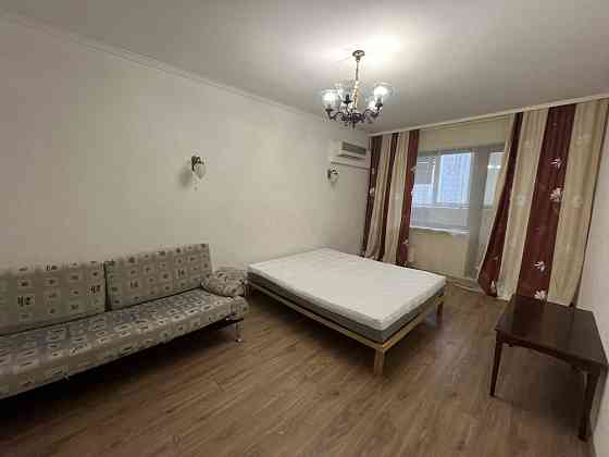 Оренда 2 кім Градинська 10А Троєщина Деснянський Киев