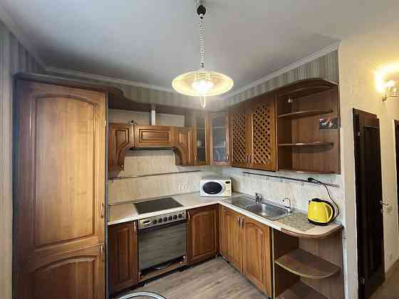 Оренда 2 кім Градинська 10А Троєщина Деснянський Киев