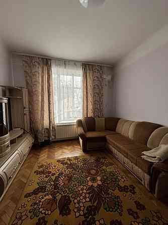 Здається трьох кімнатна квартира в центрі міста Черновцы