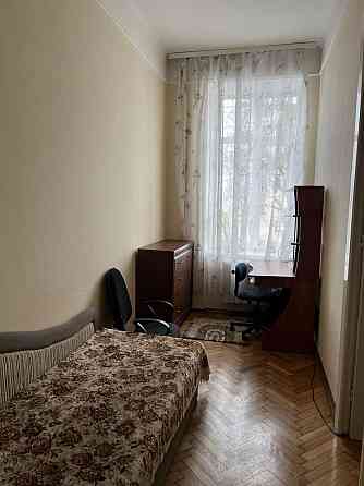 Здається трьох кімнатна квартира в центрі міста Черновцы
