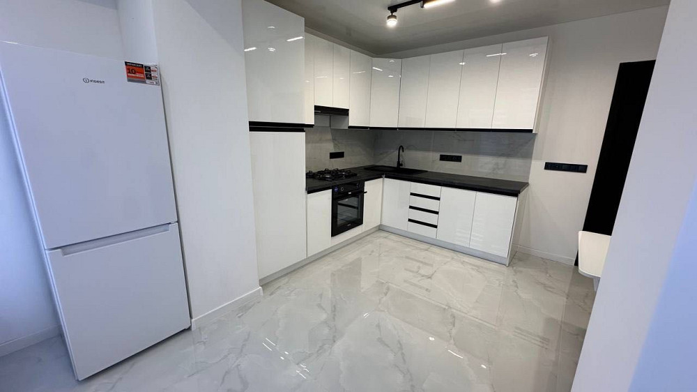 Оренда просторої 2 км квартири поруч з центром Івано-Франківськ - зображення 1