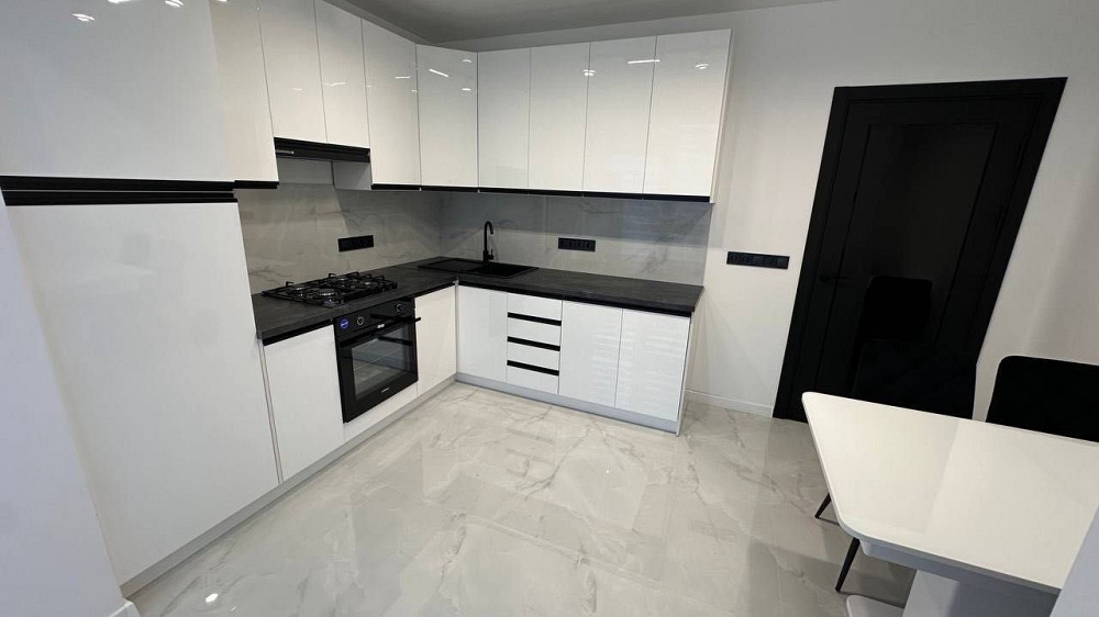 Оренда просторої 2 км квартири поруч з центром Івано-Франківськ - зображення 2