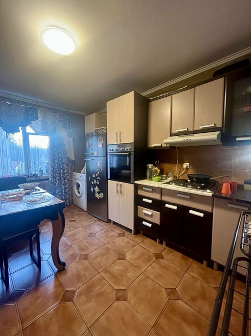 Продам 2х кімнатну, УЗБЕЦЬКА (КАЛІЧАНКА), ОКРЕМІ кімнати, не кутова! Черновцы - изображение 1