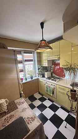 Продам 1 кімнатну з ремонтом  Виговського  Залізничий район Львів