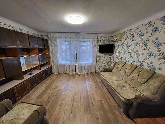 Лісовий проспект 5. Ринок Юність. Епіцентр на Братиславській. Киев