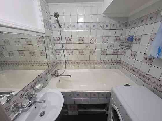 Лісовий проспект 5. Ринок Юність. Епіцентр на Братиславській. Киев