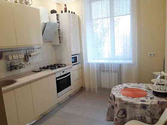 Продам 3- к. велику квартиру в центрі міста Запоріжжя