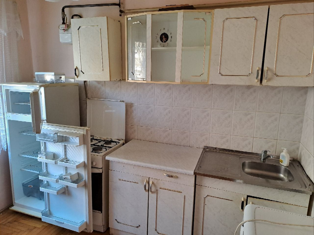 Здається двох кімнатна біля 13 школи. Мукачево - зображення 1