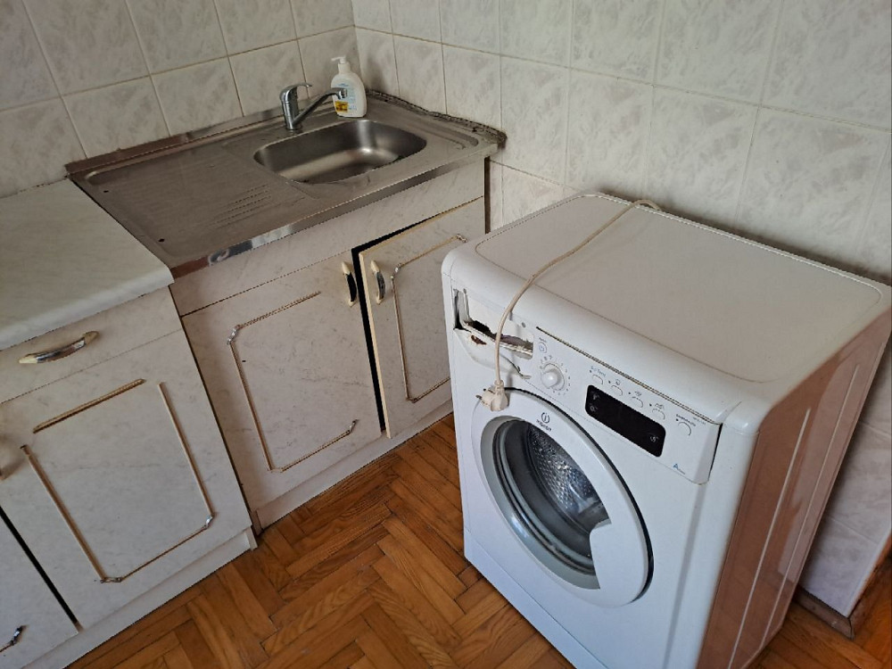 Здається двох кімнатна біля 13 школи. Мукачево - зображення 2