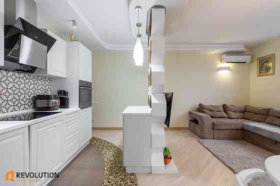 БЕЗ КОМІСІЇ; 3-х кімнатна кв.; вул. Анни Ахматової 34; Киев