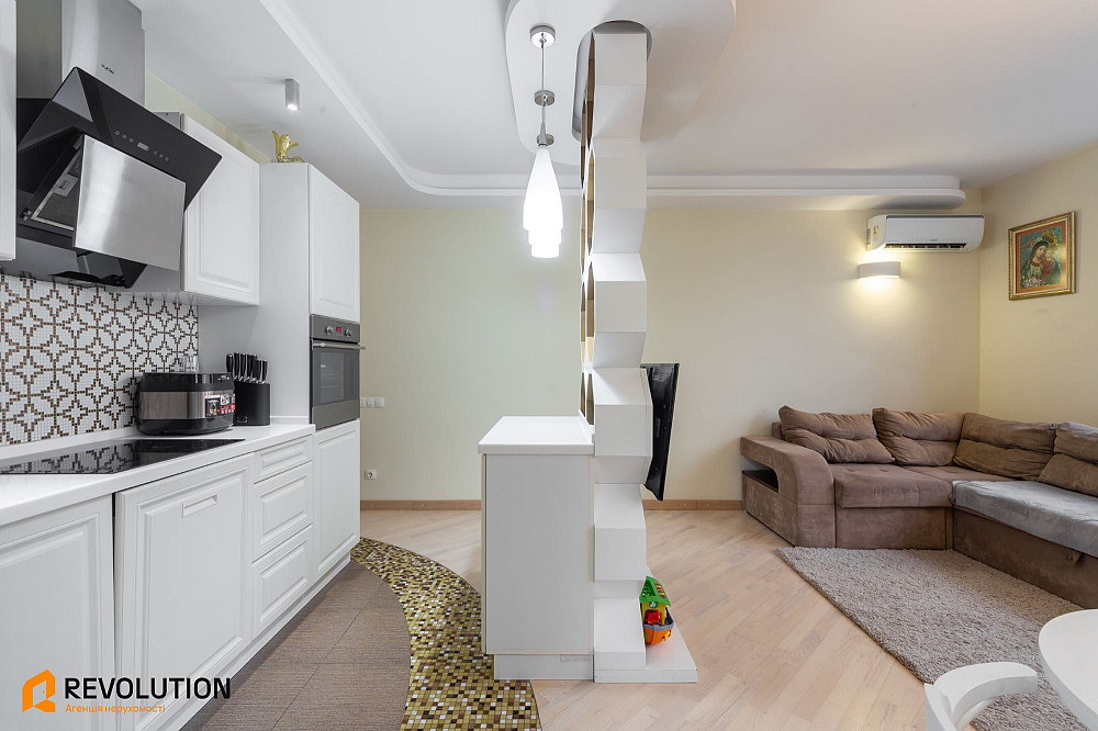 БЕЗ КОМІСІЇ; 3-х кімнатна кв.; вул. Анни Ахматової 34; Київ - зображення 1