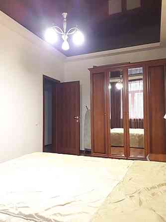 СВОЮ трех комнатную сдам центр .цум Дніпро