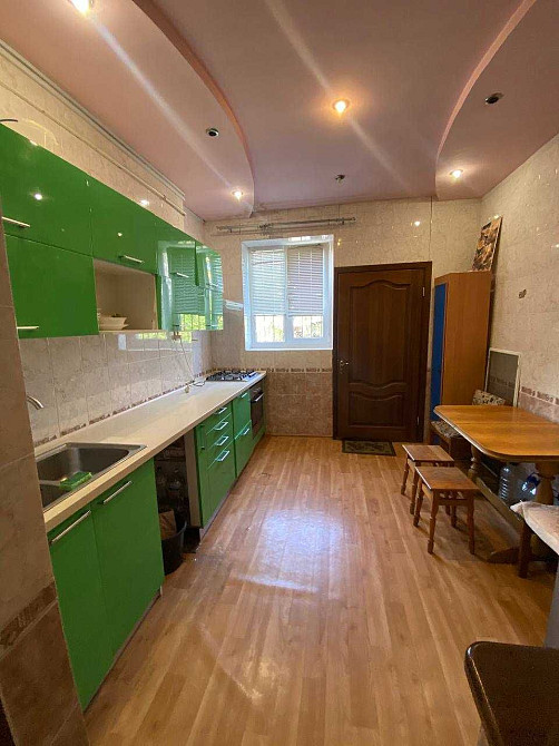 Сдам 3 кімнатну квартиру на вул. Степана Бандери ( Шмідта) Дніпро - зображення 1