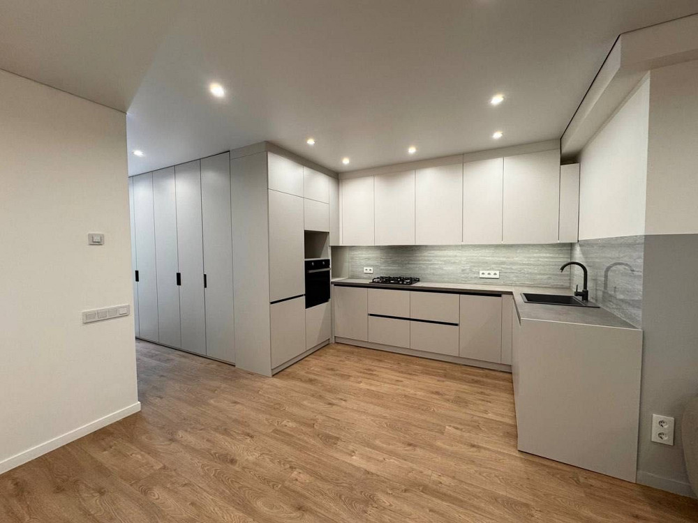 Стильна 2-спальна квартира з терасою в новобудові комфорт-класу Рівне - зображення 1