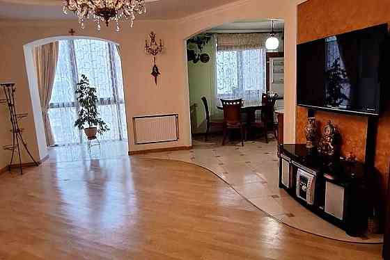 Продаж 2к квартира+кухня-вітальня, вул. Дж. Вашингтона (Новобудова) Львов