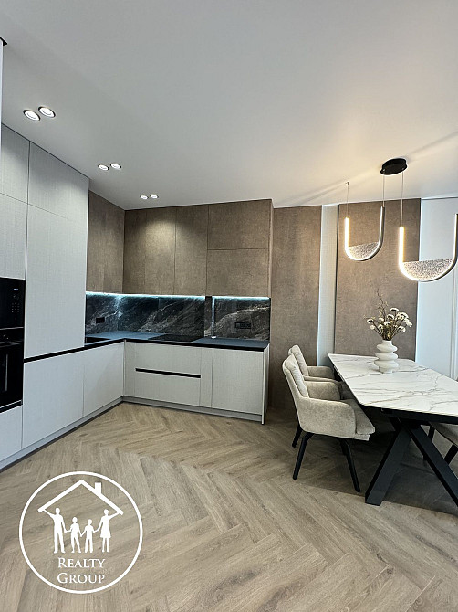 Avalon Yard Дизайнерська квартира 2 спальні + кухня вітальня Львов - изображение 2