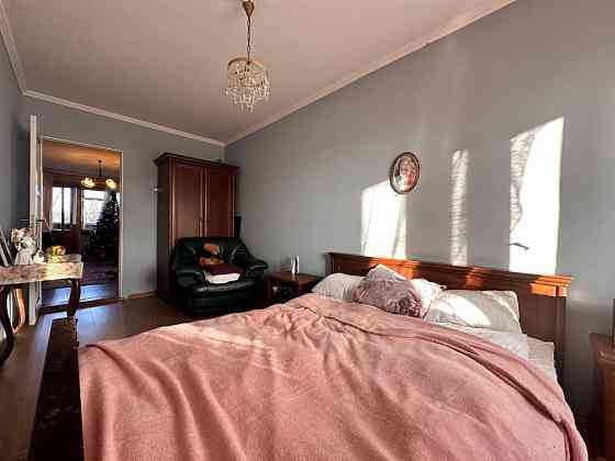 Продаж просторої трикімнатної квартири вул. Наукова Львов