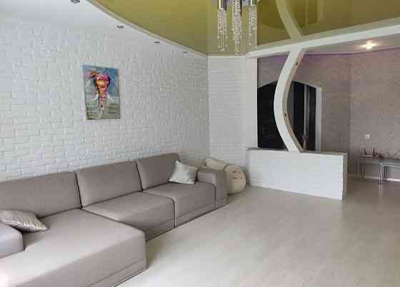 Оренда двокімнатної квартири в новому будинку на Митниці Черкассы