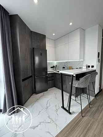 Дизайнерська двокімнатна квартира на Чорновола в новобудові Львов