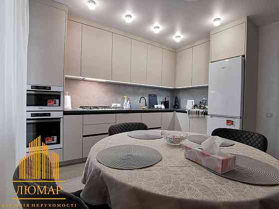 Продам 2-х кімнатну квартиру  з ремонтом ЖК Веселка Львов