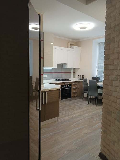 Сдаю большую 2х комн квартиру  в центре Днепра,низ пр Поля Дніпро - зображення 1