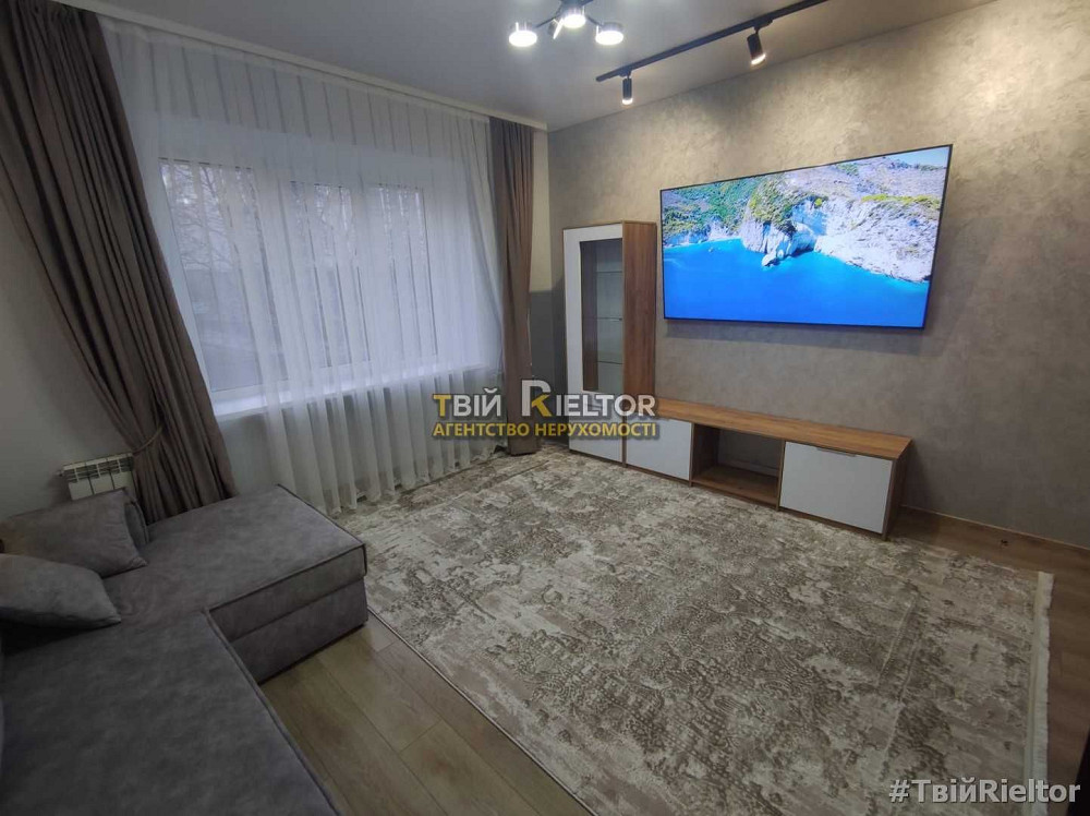 2 кімнатна квартира + кухня студія в самому центрі міста. Чернівці - зображення 2