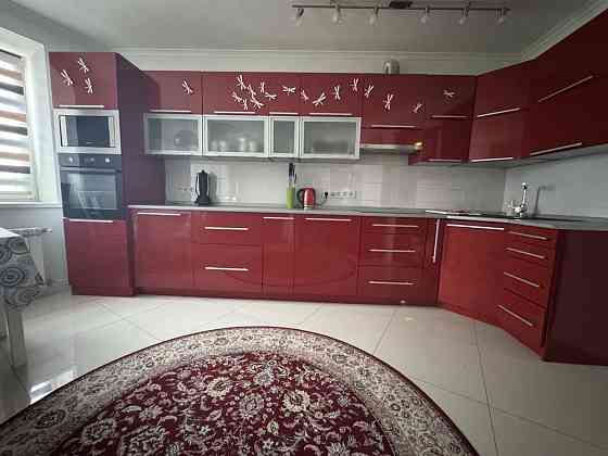 Велика трикімнатна Буча Центр. Всі програми-так! Буча