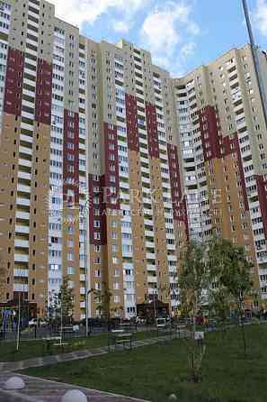 Данченка 1, Кристер Град, 1К кв-а, Ретровиль, Свято-Покровський храм. Київ